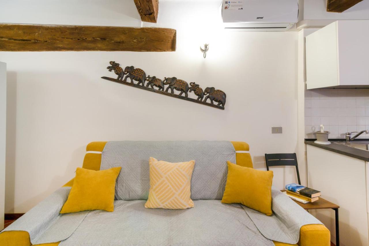 Parma Portici Antichi Monolocale A 5 Min Dal Duomo Apartman Kültér fotó