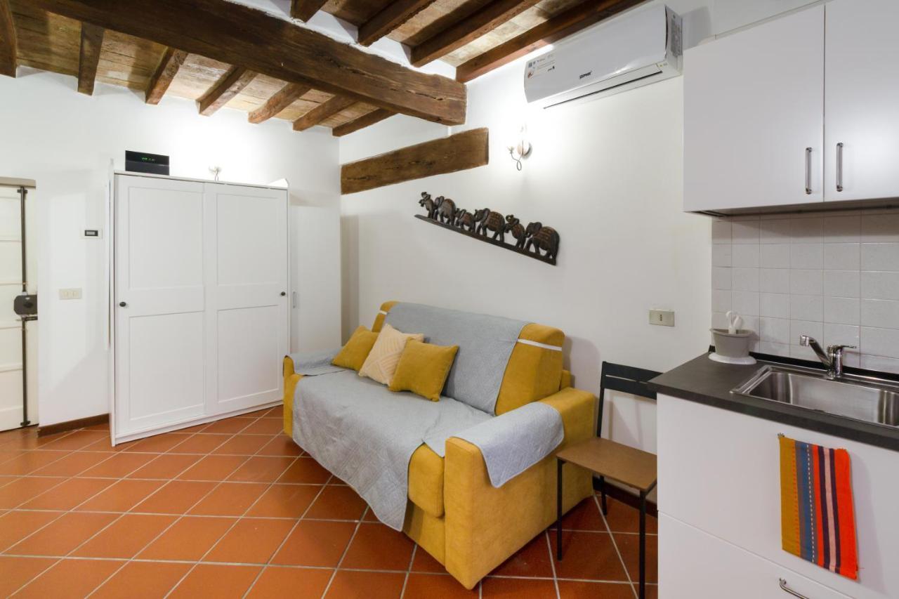 Parma Portici Antichi Monolocale A 5 Min Dal Duomo Apartman Kültér fotó