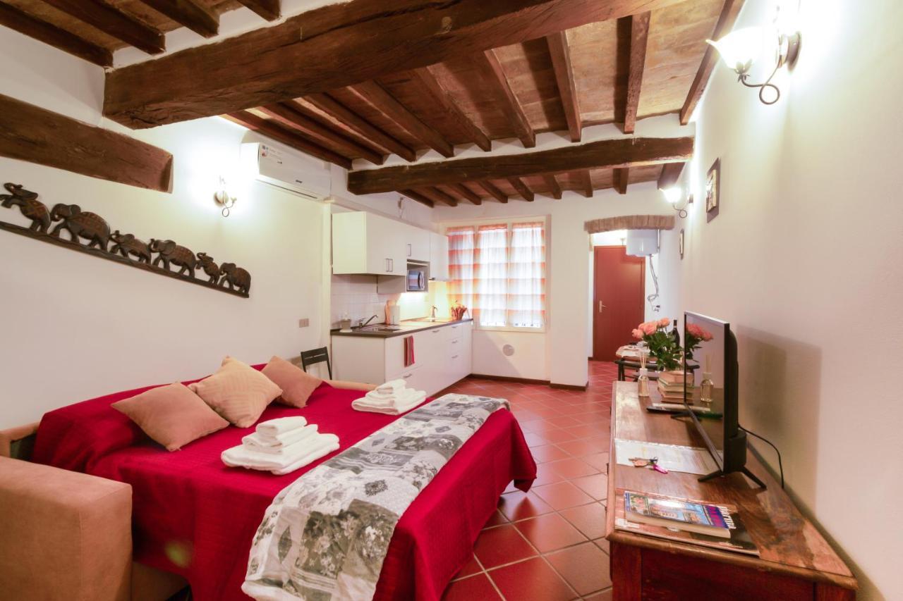 Parma Portici Antichi Monolocale A 5 Min Dal Duomo Apartman Kültér fotó